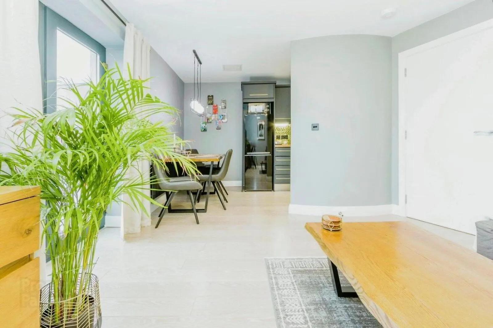 Modern Hut In Belfast Apartment